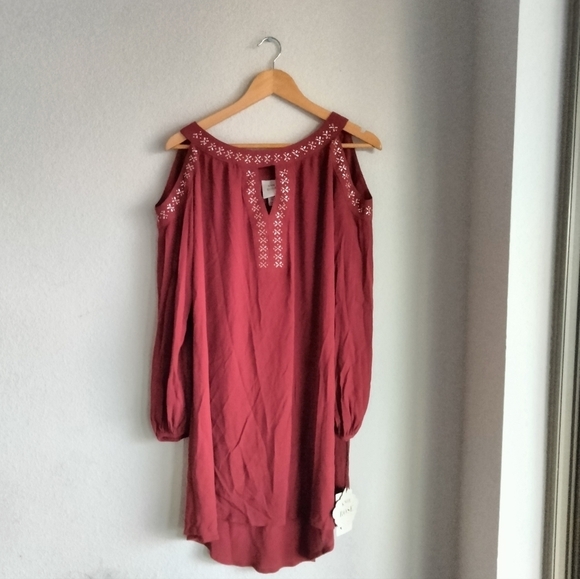 Knox Rose Cold Shoulder Above Knee Dress - Picture 2 of 7